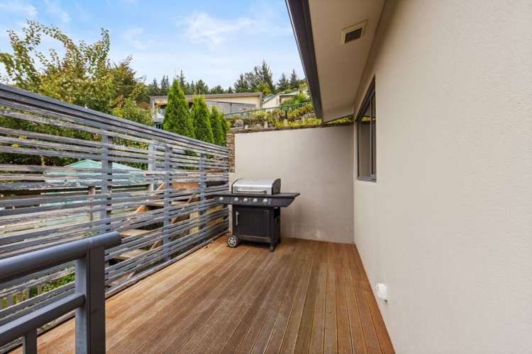 8 Emerald Lane Cashmere_24