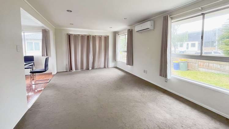 71 Chartwell Avenue Glenfield_2