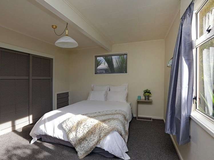 2 Holyrood Street Taradale_10