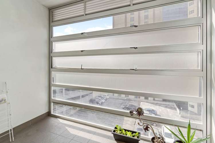 402/17 Amersham Way Manukau_9