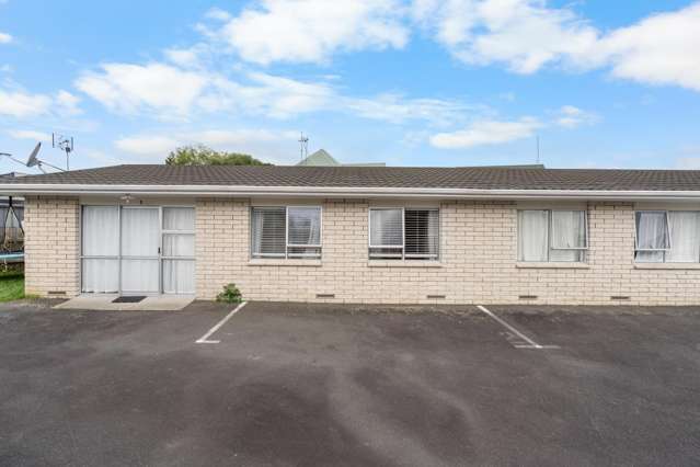 Affordable 2 Bedroom at Hamilton East