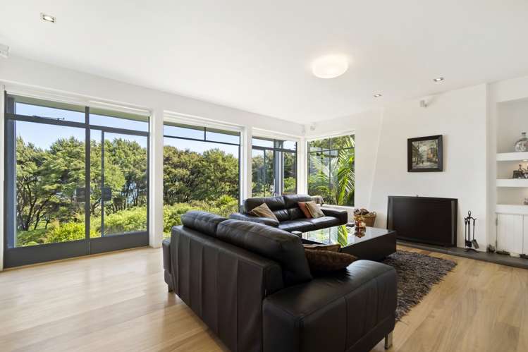 8 Herrings Cove Place Titirangi_11