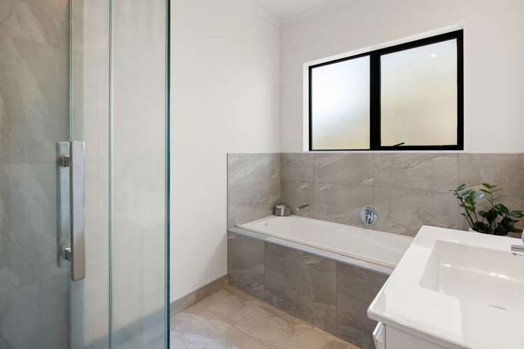 4 Jennian Avenue Rototuna North_21