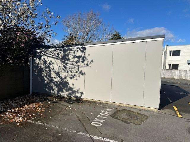 Garage 2/174 Kings Crescent 2652_3