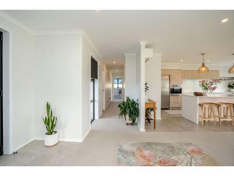 11 The Lakes Drive_5