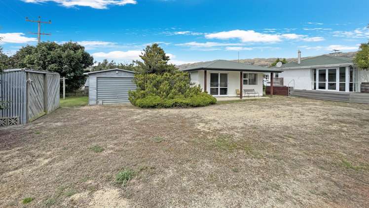 12 Hawthorne Avenue Patearoa_2