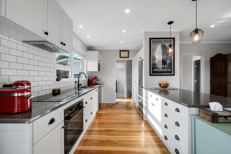 7 Beechdale Crescent Pakuranga Heights_8