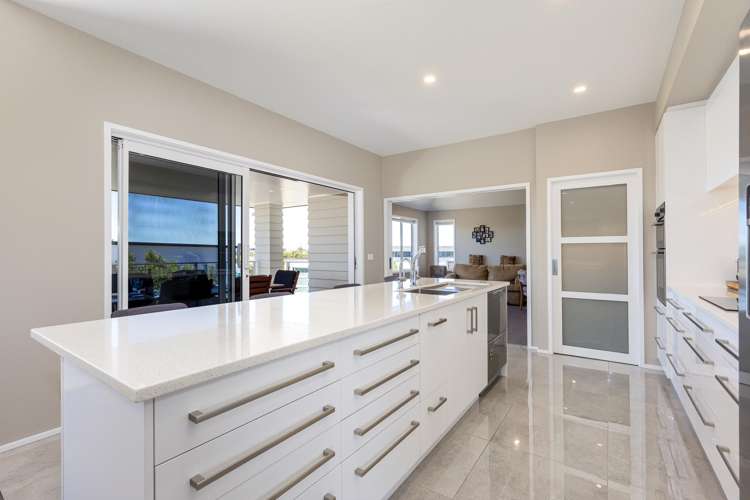 18 Pleasant Way Matakatia_4