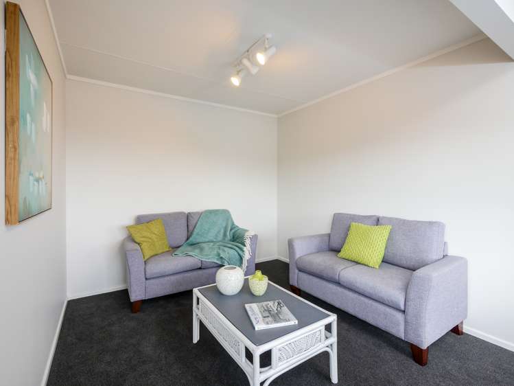 64 Barnes Drive Caversham_8