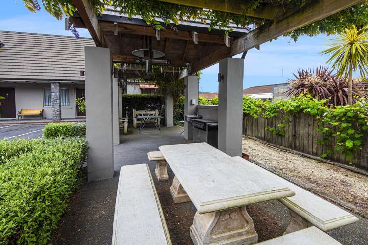 Leasehold/361 Western Hills Drive Avenues_10