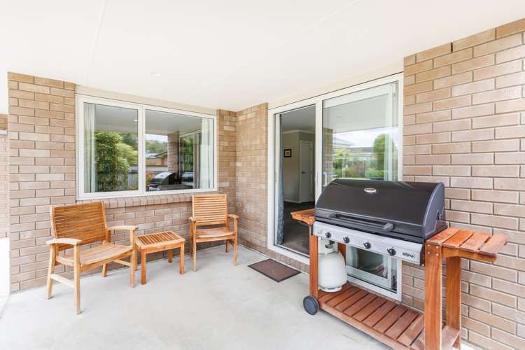 8 Roots Street West Feilding_17