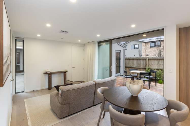 3/23 Webb Street Merivale_6