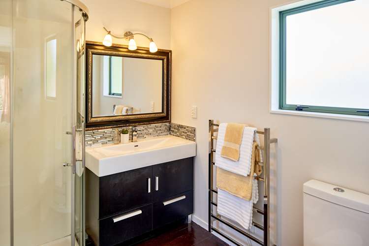 18 Chippenham Grove Churton Park_18