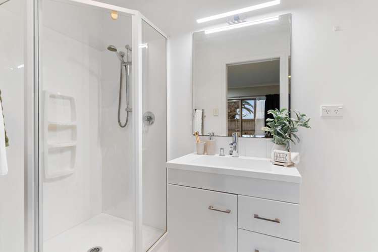 12a Kervil Avenue Te Atatu Peninsula_13