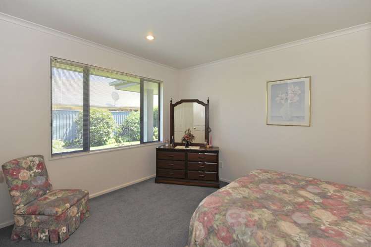 130 Aldinga Avenue Stoke_14