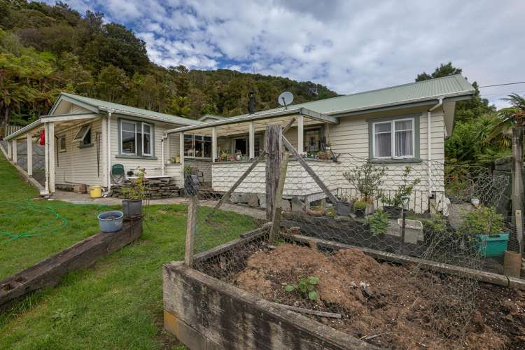 1042 State Highway 7 Dobson_13