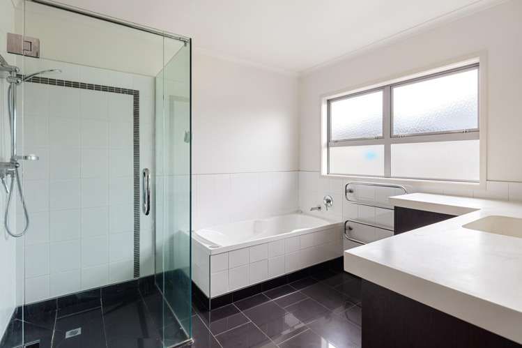 4 Roger Street Lytton West_15