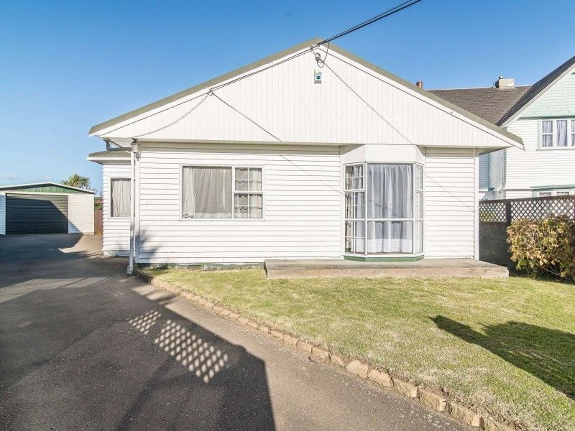 42 Puru Crescent Lyall Bay_0