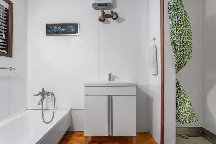 24 Cliff Road Ohope_22