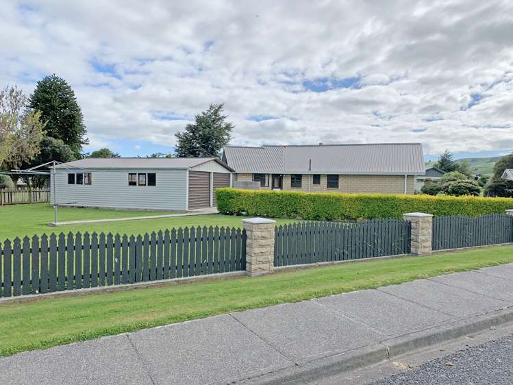 8 Burns Street Owaka_13