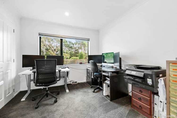 48 Shelter Drive Greenhithe_25