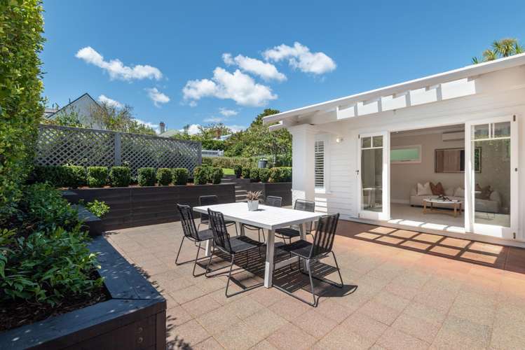 7B North Avenue Narrow Neck_5