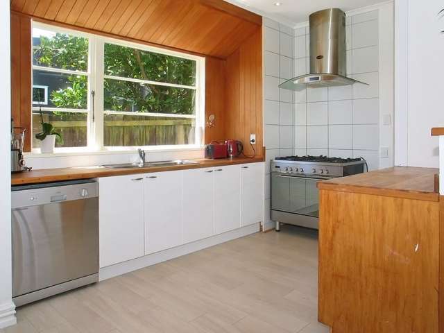 10 Richard Street Titahi Bay_2