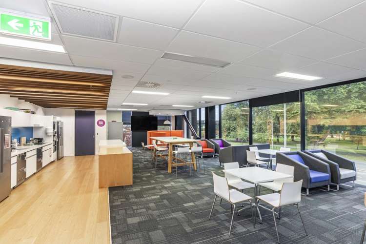 12 Moorhouse Avenue Addington_13