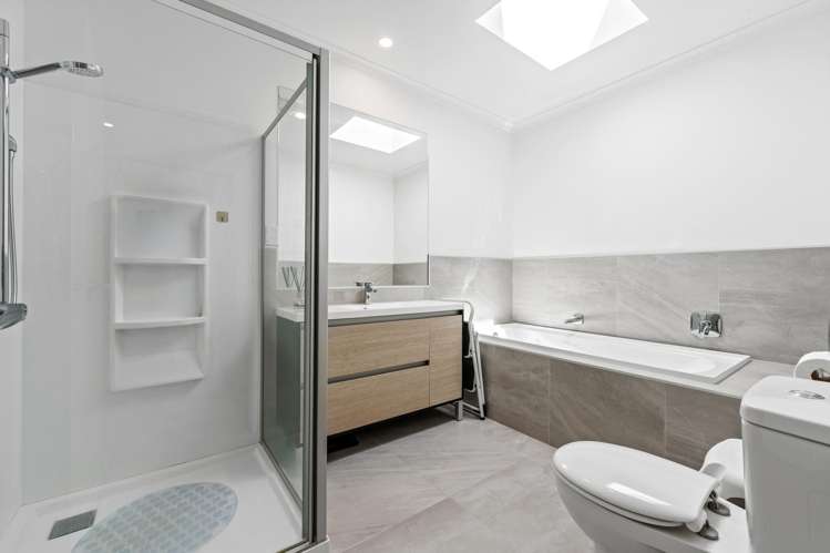 53 Glidepath Road Hobsonville_18