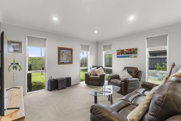 77 Sandhurst Drive_5