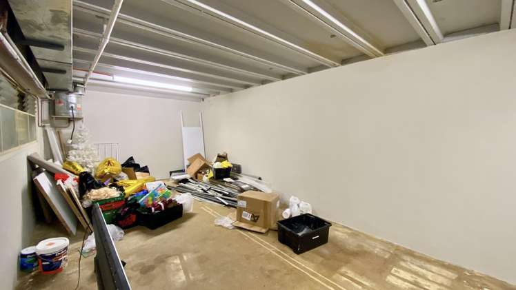 188 West Coast Rd Glen Eden_12