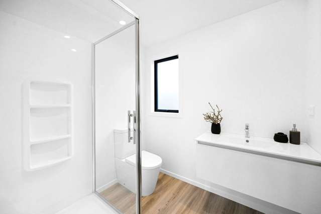 2/8 Johnson Street 1057_3