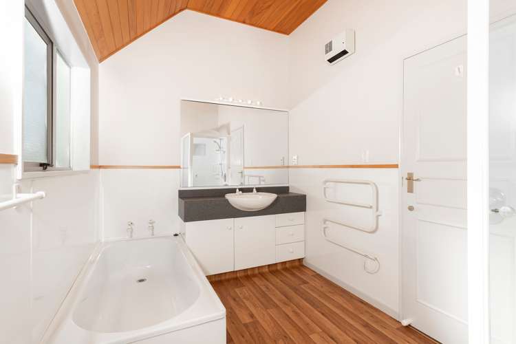 2/15 Jamell Place Avonhead_15