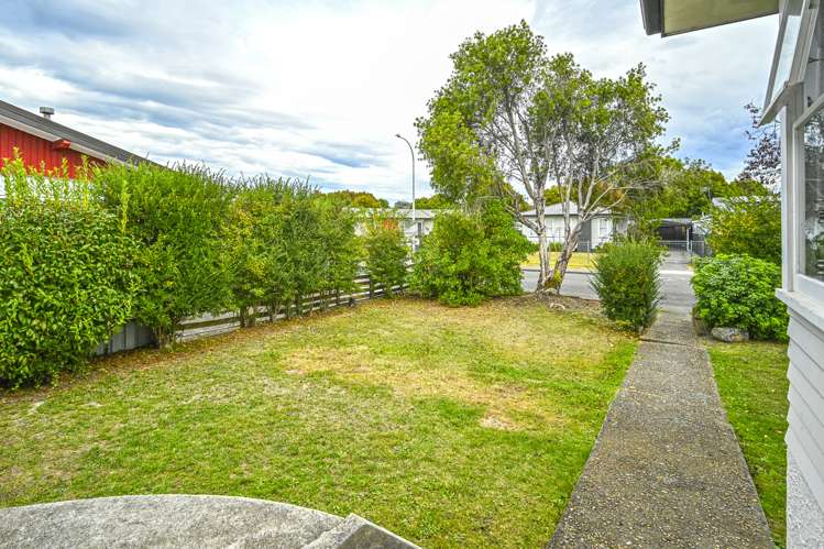 76 Dover Road Flaxmere_11