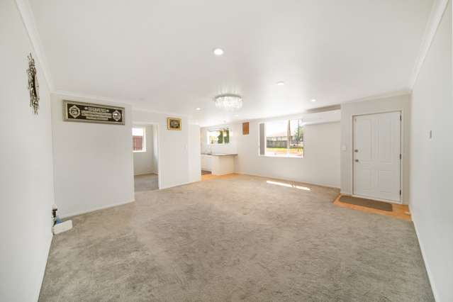 11 Naylors Drive Mangere_4