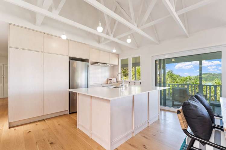 6 Young Street Mahurangi East_7