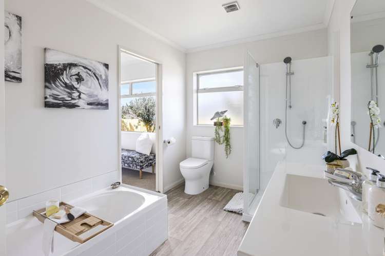 3 Chesterfield Way Orewa_12