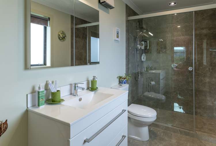 10 Gladys Place Levin_13