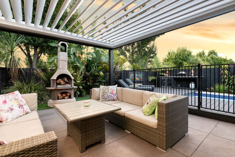 8 Caldera Close Pyes Pa_17