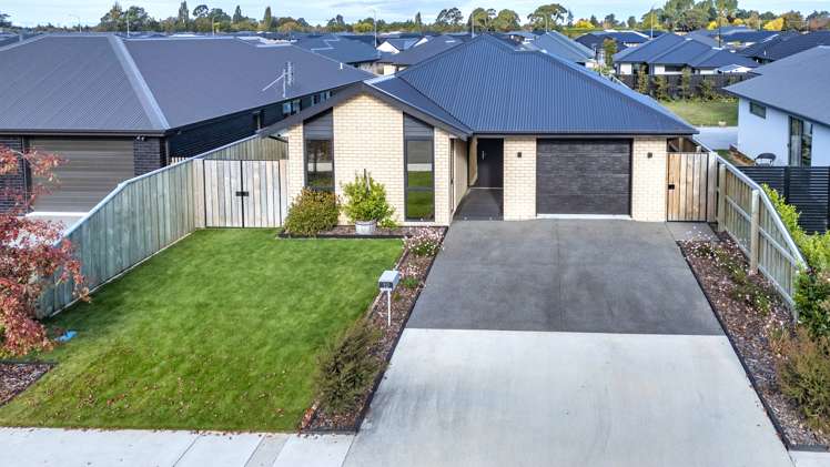 10 Crossley Avenue Woodend_17