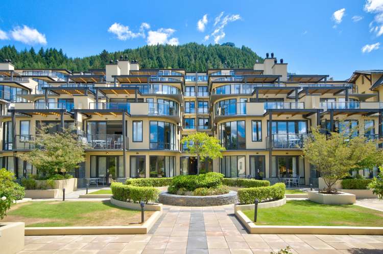 905/34 Lake Esplanade Queenstown_21
