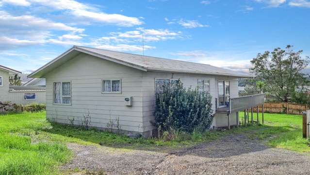 Newly decorated 3 bedroom family home