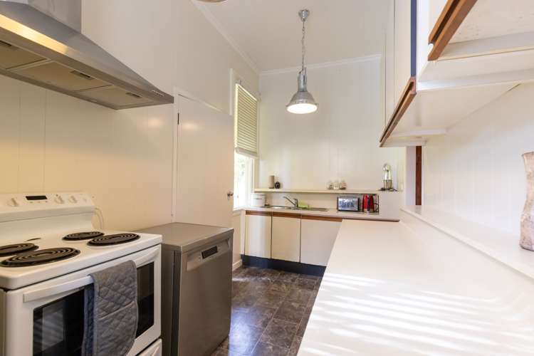 52 Hazel Avenue Caversham_17