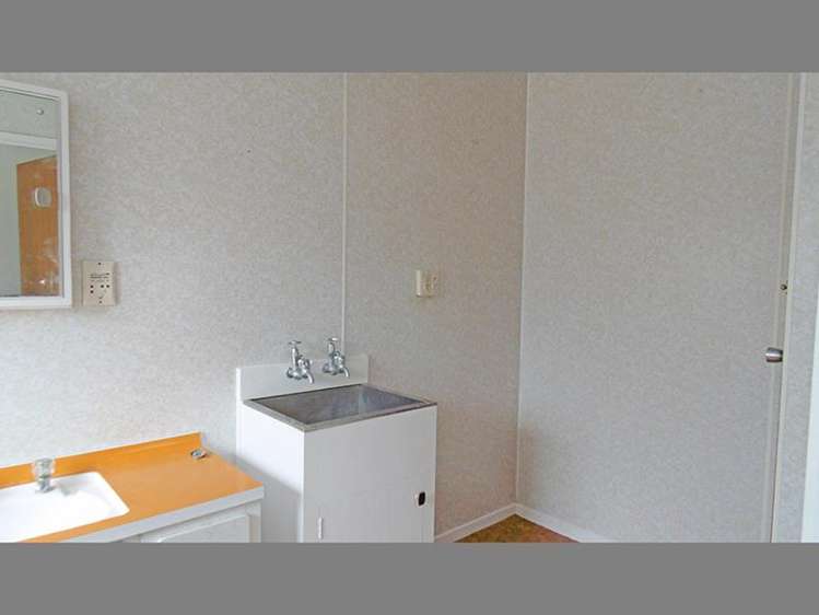 2/75 Moana Avenue One Tree Hill_11