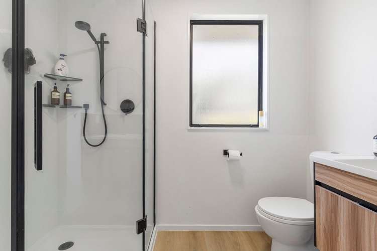 2/63A Colwill Road Massey_10