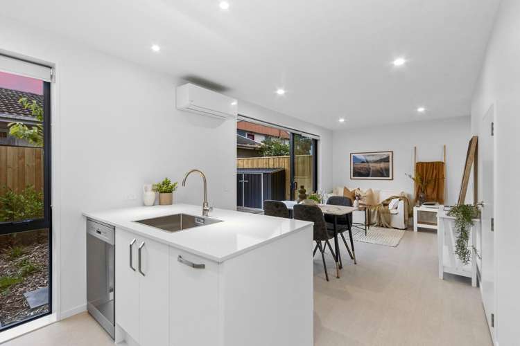 2/49 Laurence Street Waltham_2
