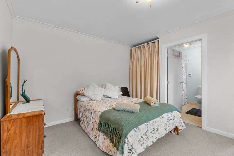 13 Awaroa Road Helensville_15