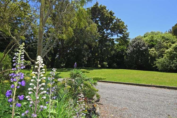 2072 Lake Ferry Road Pirinoa_5