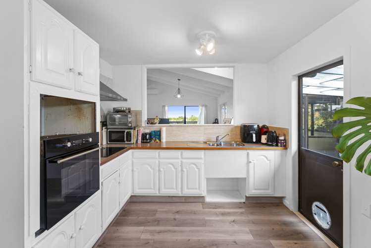 49 Spinnaker Drive Te Atatu Peninsula_3