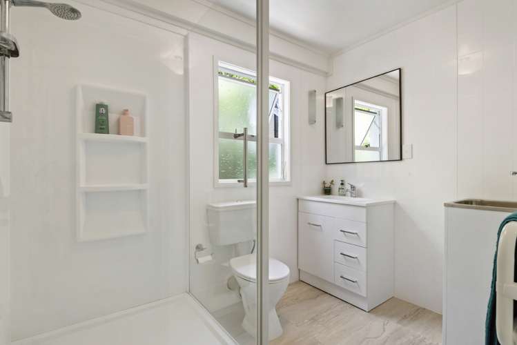 10 Lyons Avenue Murrays Bay_22